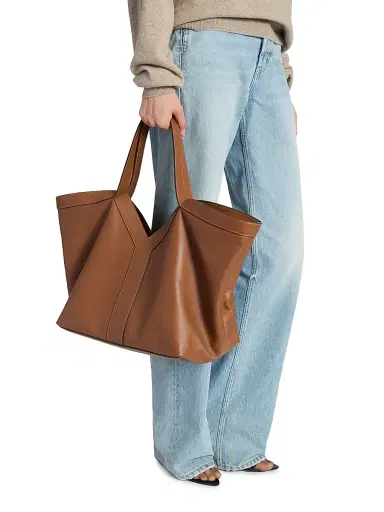 Saint Laurent Women's Y Tote Shoulder Bag in Leather | Thumbnail 3 Saint Laurent Women's Y Tote Shoulder Bag in Leather | Thumbnail 3