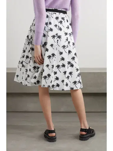 Moncler Belted Pleated Printed Shell Skirt | Thumbnail 3
