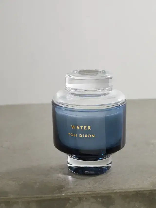 Elements Medium Scented Candle - Water, 300g