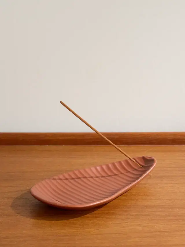 LOEWE PERFUMES Tomato Leaves Ceramic and Bamboo Incense Set - Men