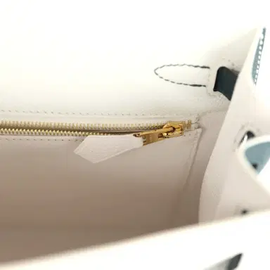 HERMÈS Hermes Special Order (HSS) Kelly Sellier 25 White and Vert Cypress Epsom Brushed Gold Hardware | Thumbnail 9 HERMÈS Hermes Special Order (HSS) Kelly Sellier 25 White and Vert Cypress Epsom Brushed Gold Hardware | Thumbnail 9