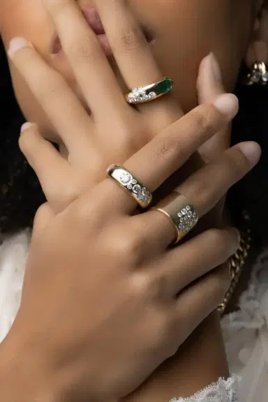 Uniform Object Emerald Dowry Ring | Thumbnail 3