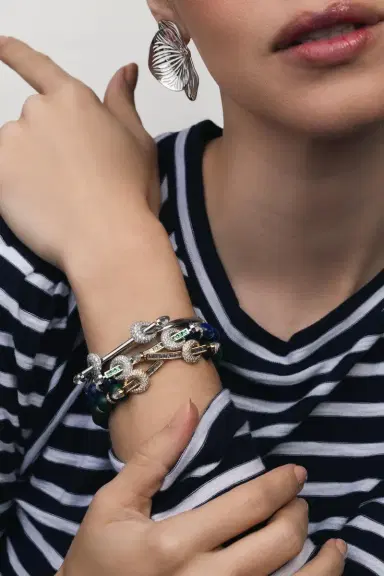 Ananya Crystal Quartz Diamond Icon Chakra Bracelet | Thumbnail 2