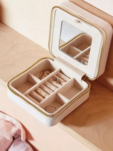 Wolf Maria Square Quilted Leather Zip Jewelry Case | Thumbnail 3 Wolf Maria Square Quilted Leather Zip Jewelry Case | Thumbnail 3