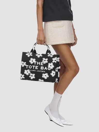 Marc Jacobs Women's The Daisy Canvas Medium Tote Bag - Black White | Thumbnail 2 Marc Jacobs Women's The Daisy Canvas Medium Tote Bag - Black White | Thumbnail 2