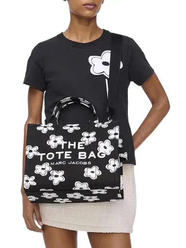 Marc Jacobs Women's The Daisy Canvas Medium Tote Bag - Black White | Thumbnail 1 Marc Jacobs Women's The Daisy Canvas Medium Tote Bag - Black White | Thumbnail 1