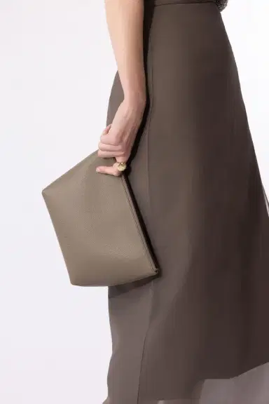Brunello Cucinelli Shiny Zipper Pouch | Thumbnail 4