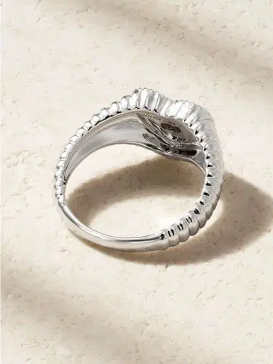 Yvonne Léon Baby Chevalière Coeur Berlingot 9-karat White Gold Diamond Signet Ring | Thumbnail 3