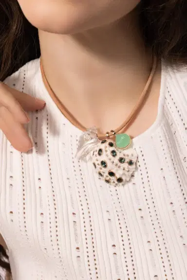 DEZSO BY SARA BELTRÁN Kyanite Diamond Shell Pendant | Thumbnail 3