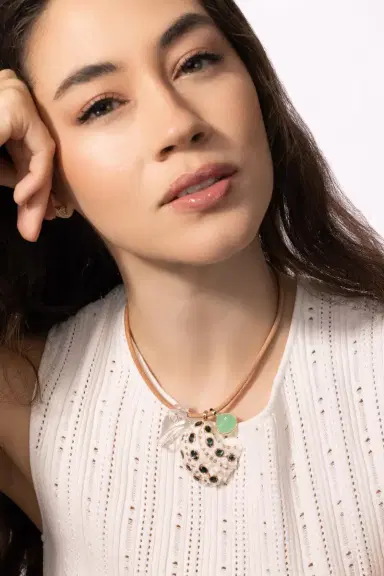 DEZSO BY SARA BELTRÁN Kyanite Diamond Shell Pendant | Thumbnail 4