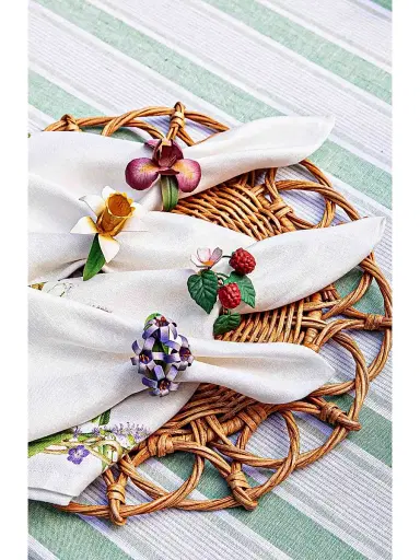 Juliska Meadow Walk Napkin Rings 4-Piece Set | Thumbnail 9