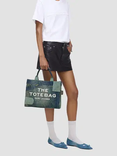 Marc Jacobs Women's The Deconstructed Denim Medium Tote Bag | Thumbnail 2