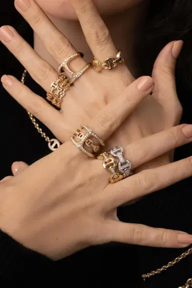 Hoorsenbuhs Micro Dame II Diamond Bridge Ring | Thumbnail 3