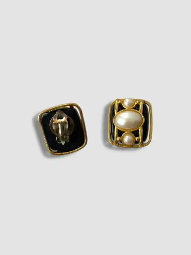 Jen Wonders Studio Sculptural Earrings | Thumbnail 3 Jen Wonders Studio Sculptural Earrings | Thumbnail 3