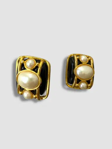 Jen Wonders Studio Sculptural Earrings | Thumbnail 5 Jen Wonders Studio Sculptural Earrings | Thumbnail 5