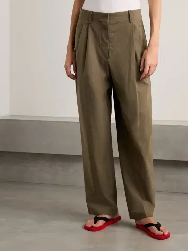 The Row Lilas Pleated Cotton Tapered Pants | Thumbnail 3 The Row Lilas Pleated Cotton Tapered Pants | Thumbnail 3