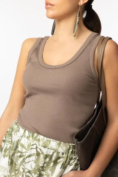 Brunello Cucinelli Comfort Ribbed Top | Thumbnail 3