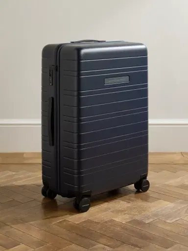 Horizn Studios H7 Essential Hardshell Check-In Suitcase - Men | Thumbnail 1 Horizn Studios H7 Essential Hardshell Check-In Suitcase - Men | Thumbnail 1