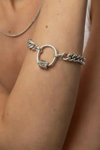 Marla Aaron MiniMega Curb Chain Bracelet | Thumbnail 4 Marla Aaron MiniMega Curb Chain Bracelet | Thumbnail 4