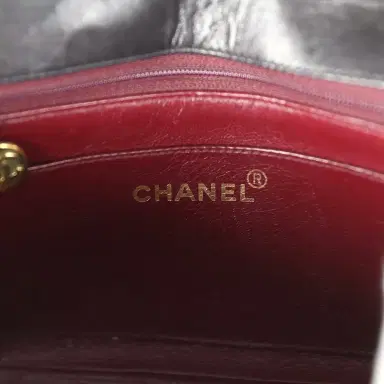 Chanel Vintage Chanel Small Diana Flap Bag Black Lambskin Gold Hardware | Thumbnail 10 Chanel Vintage Chanel Small Diana Flap Bag Black Lambskin Gold Hardware | Thumbnail 10