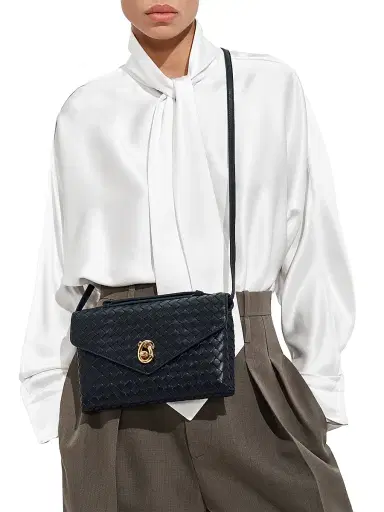 Bottega Veneta Women's Knot Lock Intrecciato Leather Top Handle Bag | Thumbnail 3 Bottega Veneta Women's Knot Lock Intrecciato Leather Top Handle Bag | Thumbnail 3