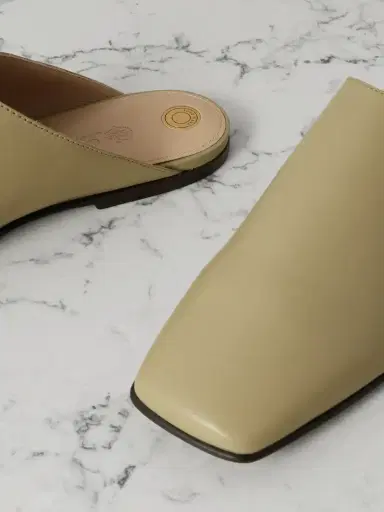 Loro Piana Alba Leather Slippers | Thumbnail 4