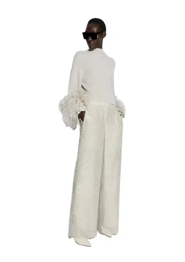 Wool Cropped Raglan Sweater With Feathers