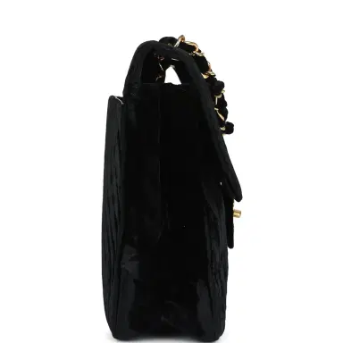 Chanel Vintage Chanel XL Chevron Single Flap Bag Black Velvet Gold Hardware | Thumbnail 3 Chanel Vintage Chanel XL Chevron Single Flap Bag Black Velvet Gold Hardware | Thumbnail 3