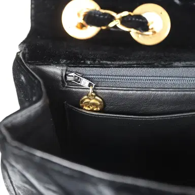 Chanel Vintage Chanel XL Chevron Single Flap Bag Black Velvet Gold Hardware | Thumbnail 10 Chanel Vintage Chanel XL Chevron Single Flap Bag Black Velvet Gold Hardware | Thumbnail 10