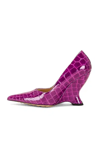 Bottega Veneta Gloss Croc Pumps | Thumbnail 5 Bottega Veneta Gloss Croc Pumps | Thumbnail 5