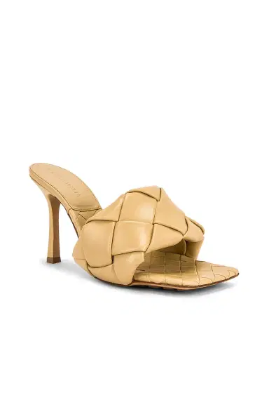 Bottega Veneta The Rubber Lido Sandals | Thumbnail 2 Bottega Veneta The Rubber Lido Sandals | Thumbnail 2