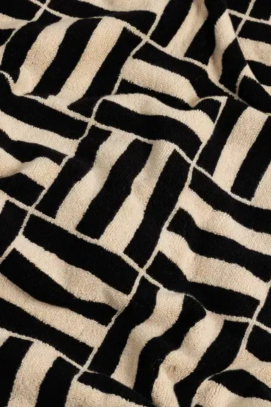 BAINA Pool Towel | Thumbnail 3