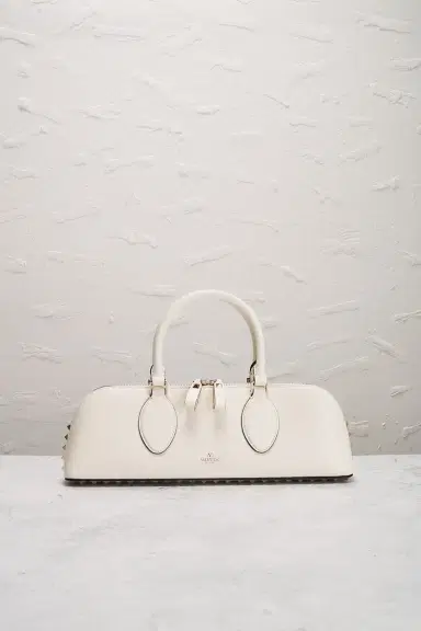 Valentino Garavani Valentino Garavani East West Rockstud Duffle Bag | Thumbnail 2