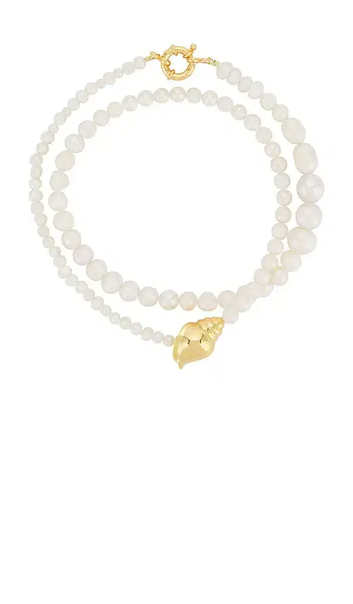 Timeless Pearly Shelly Necklace