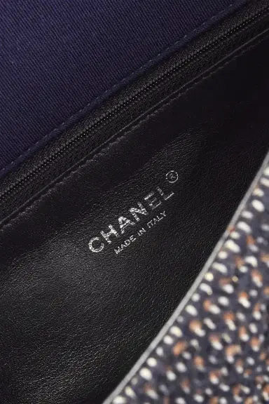 Chanel Chanel Tweed Flap Bag | Thumbnail 6 Chanel Chanel Tweed Flap Bag | Thumbnail 6