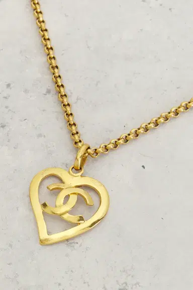 Chanel Chanel 1995 CC Heart Necklace | Thumbnail 3 Chanel Chanel 1995 CC Heart Necklace | Thumbnail 3