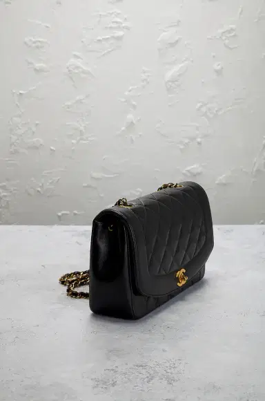 Chanel Chanel Lambskin Vintage Diana Flap Bag | Thumbnail 4 Chanel Chanel Lambskin Vintage Diana Flap Bag | Thumbnail 4