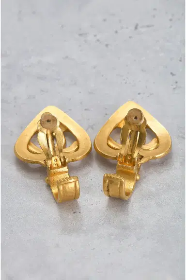 Chanel Chanel 1995 CC Heart Clip-On Earrings | Thumbnail 5 Chanel Chanel 1995 CC Heart Clip-On Earrings | Thumbnail 5