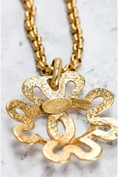 Chanel Chanel 1995 CC Flower Necklace | Thumbnail 5 Chanel Chanel 1995 CC Flower Necklace | Thumbnail 5