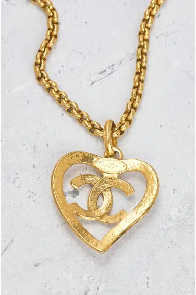 Chanel Chanel 1995 CC Heart Necklace | Thumbnail 4 Chanel Chanel 1995 CC Heart Necklace | Thumbnail 4