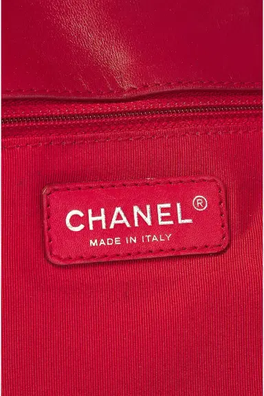 Chanel Chanel Lambskin Boy Bag | Thumbnail 5 Chanel Chanel Lambskin Boy Bag | Thumbnail 5
