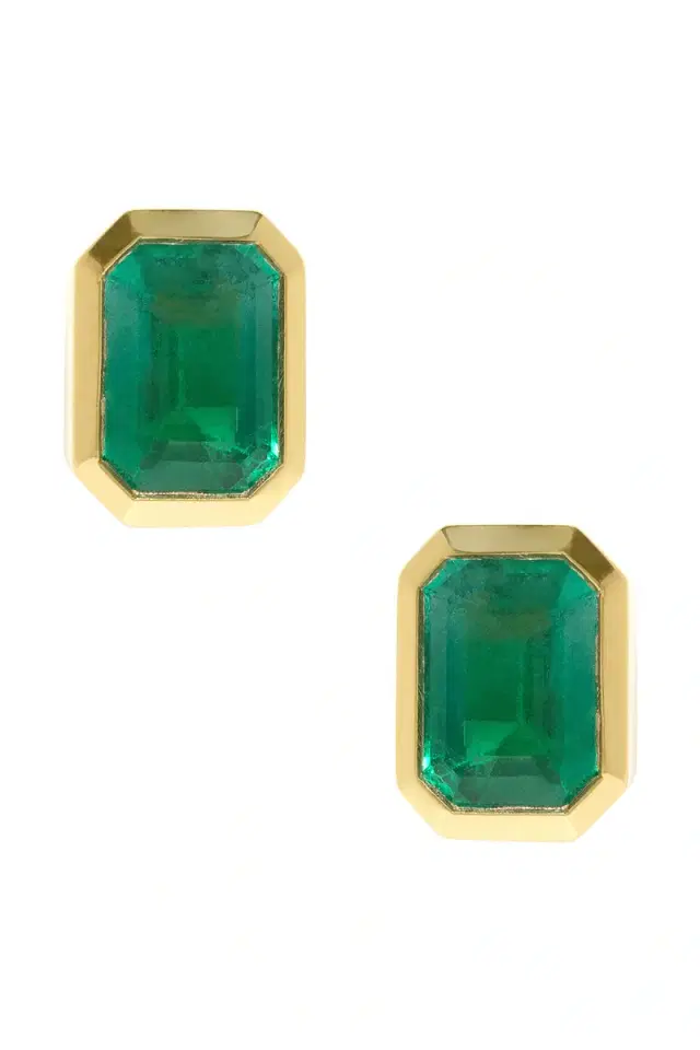 AZLEE Rich Medium Emerald Stud Earrings
