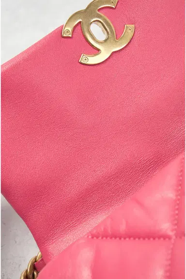 Chanel Chanel Lambskin 19 Flap Bag | Thumbnail 6 Chanel Chanel Lambskin 19 Flap Bag | Thumbnail 6