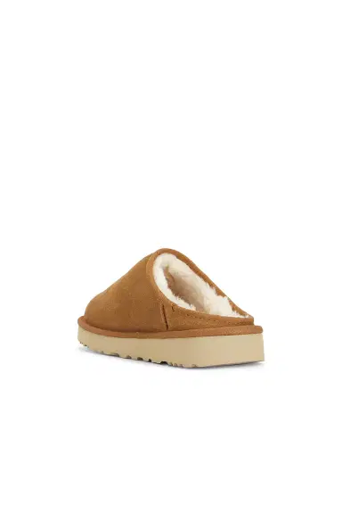 UGG Classic Slip On | Thumbnail 3