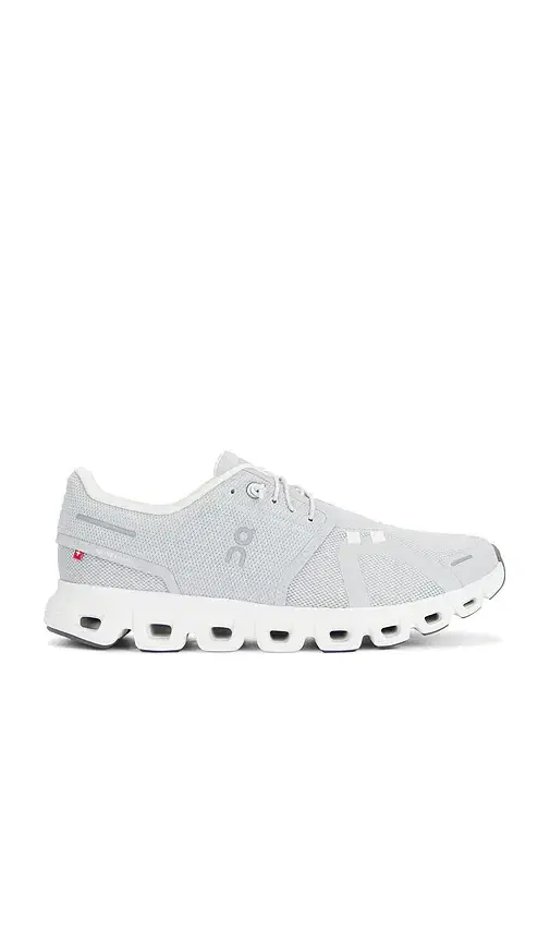 Cloud 6 Sneaker