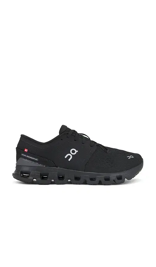 Cloud X 4 Sneaker