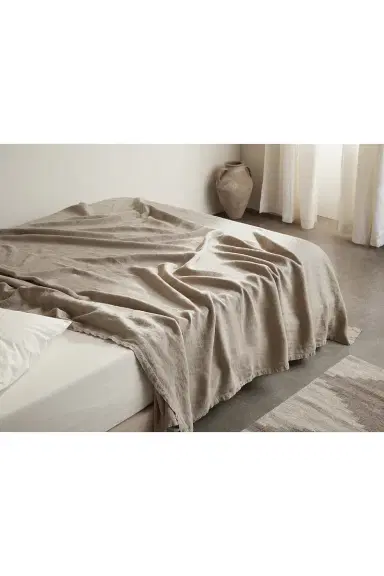 Parachute Vintage Linen Bed Cover | Thumbnail 3 Parachute Vintage Linen Bed Cover | Thumbnail 3