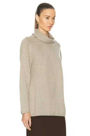 Chanel Chanel Cashmere Turtleneck Sweater | Thumbnail 2 Chanel Chanel Cashmere Turtleneck Sweater | Thumbnail 2