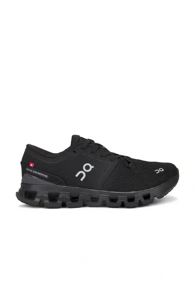 On Cloud X 4 Sneaker