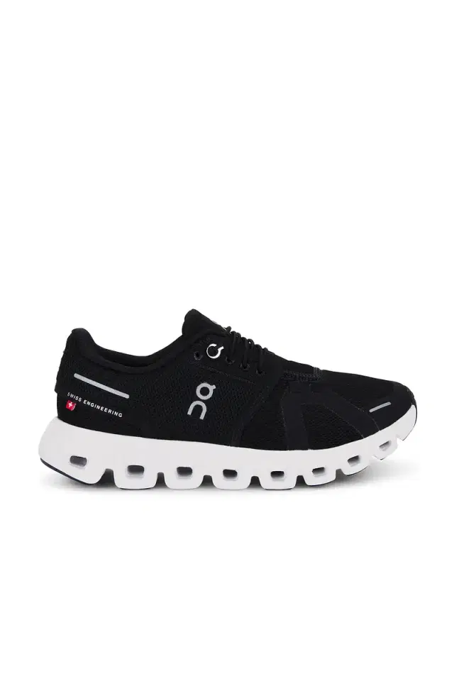 On Cloud 6 Sneaker